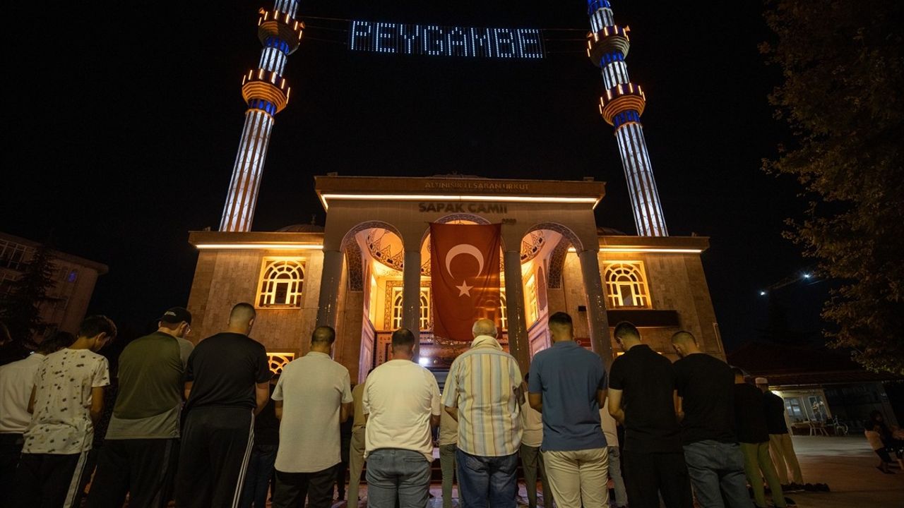 Sakarya ve Düzce'de Mevlit Kandili Kutlamaları