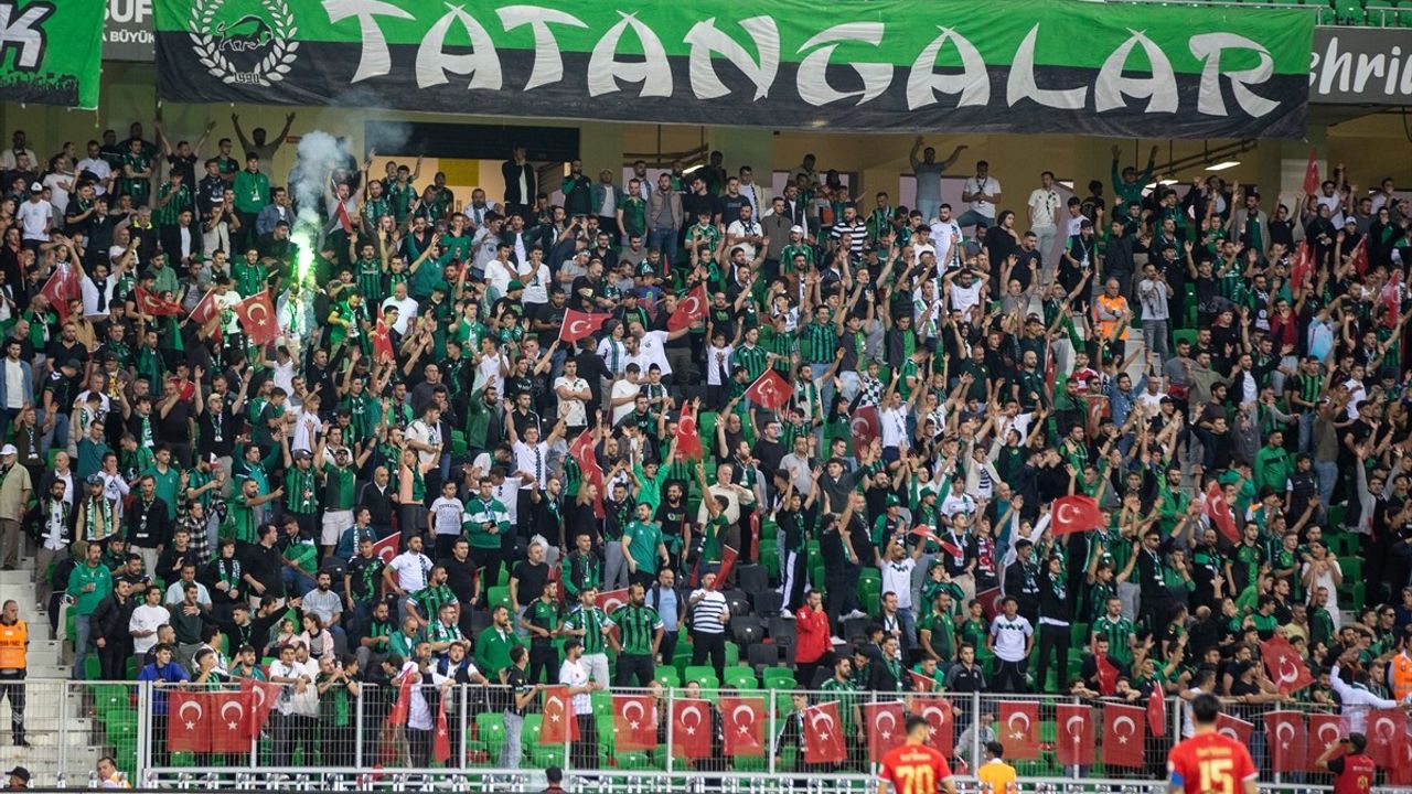 Sakaryaspor, Amed Sportif Faaliyetler'i 2-1 Yenerek 3 Puan Aldı