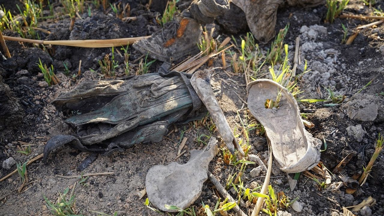 Şam'da Muhalif Savaşçılara Ait Toplu Mezar Bulundu