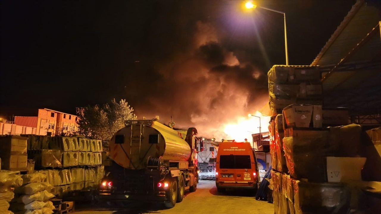 Samsun'da Kereste Fabrikasında Yangın Çıktı