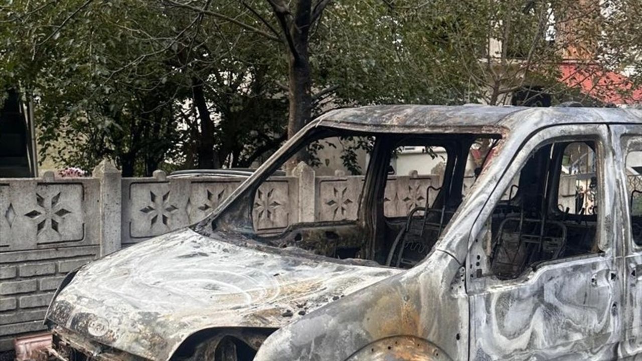 Samsun'da Şehit Babasının Aracı Kundaklandı