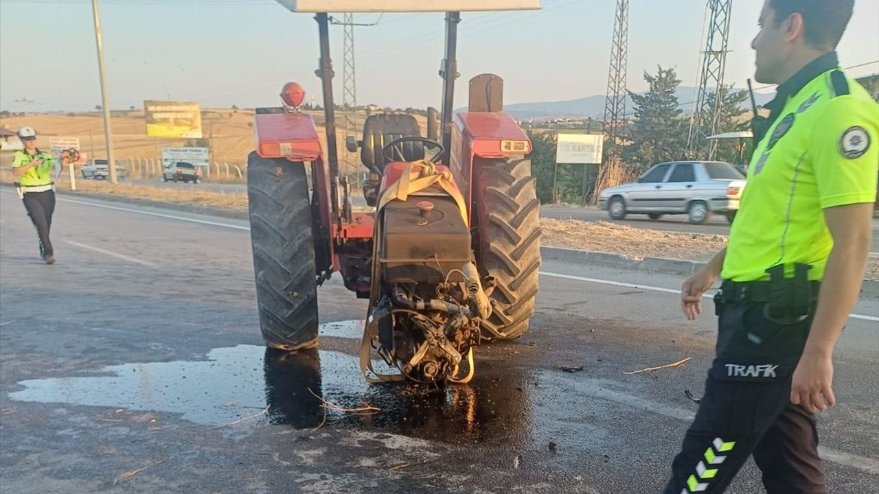 Samsun'da Traktör ve Kamyonet Çarpıştı: 4 Yaralı