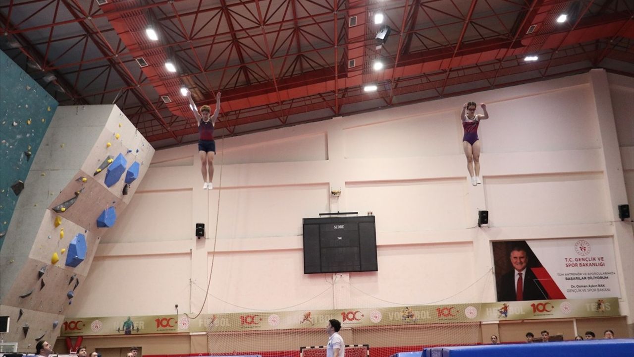 Samsun'da Trampolin Cimnastik Kulüpler Arası Türkiye Şampiyonası Tamamlandı
