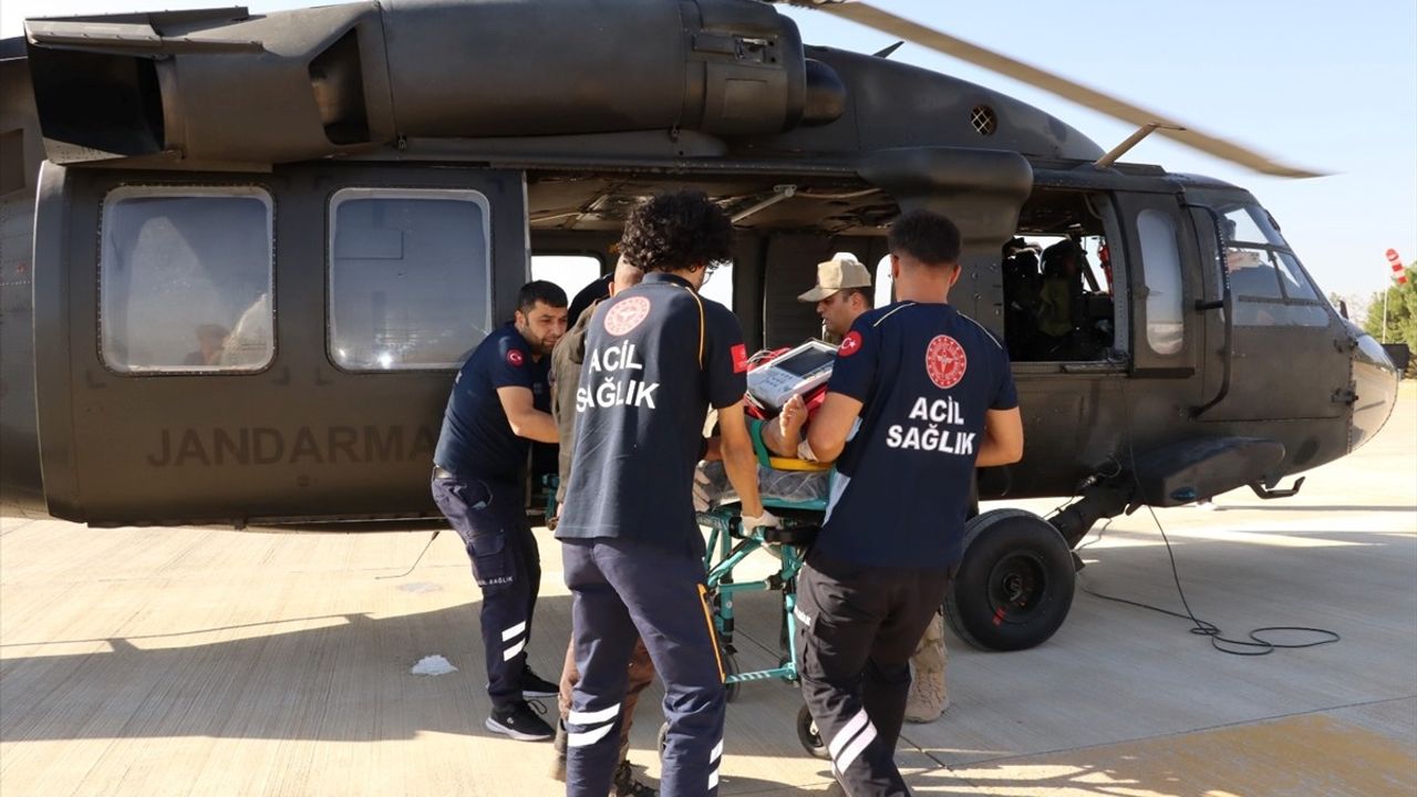 Siirt'te İş Kazası: Yaralı İşçi Helikopterle Hastaneye Ulaştırıldı