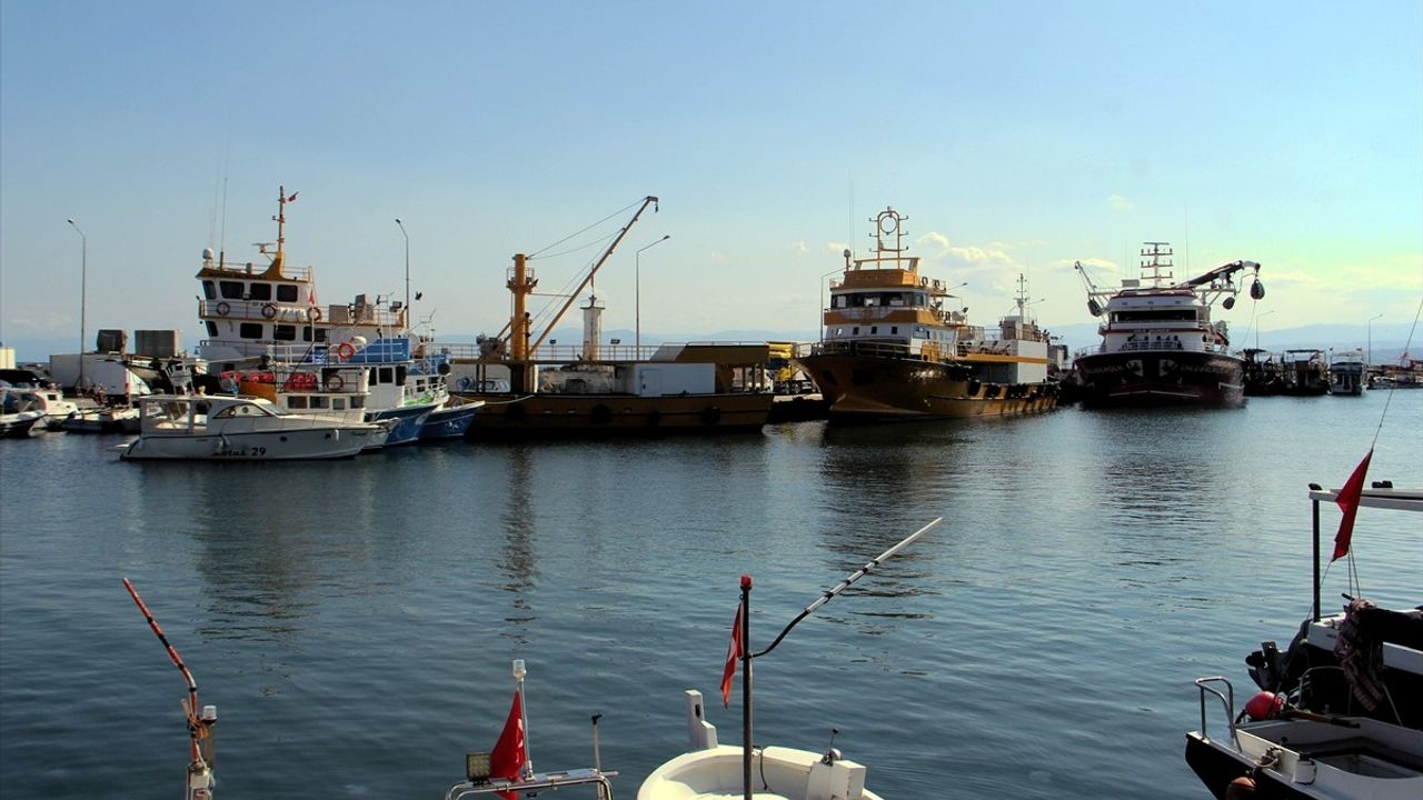 Sinop'ta Balıkçılar Denizde Şanssız Kaldı