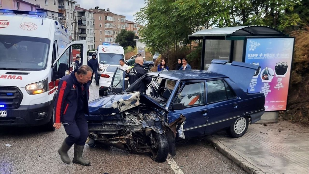 Sinop'ta Trafik Kazası: 4 Yaralı