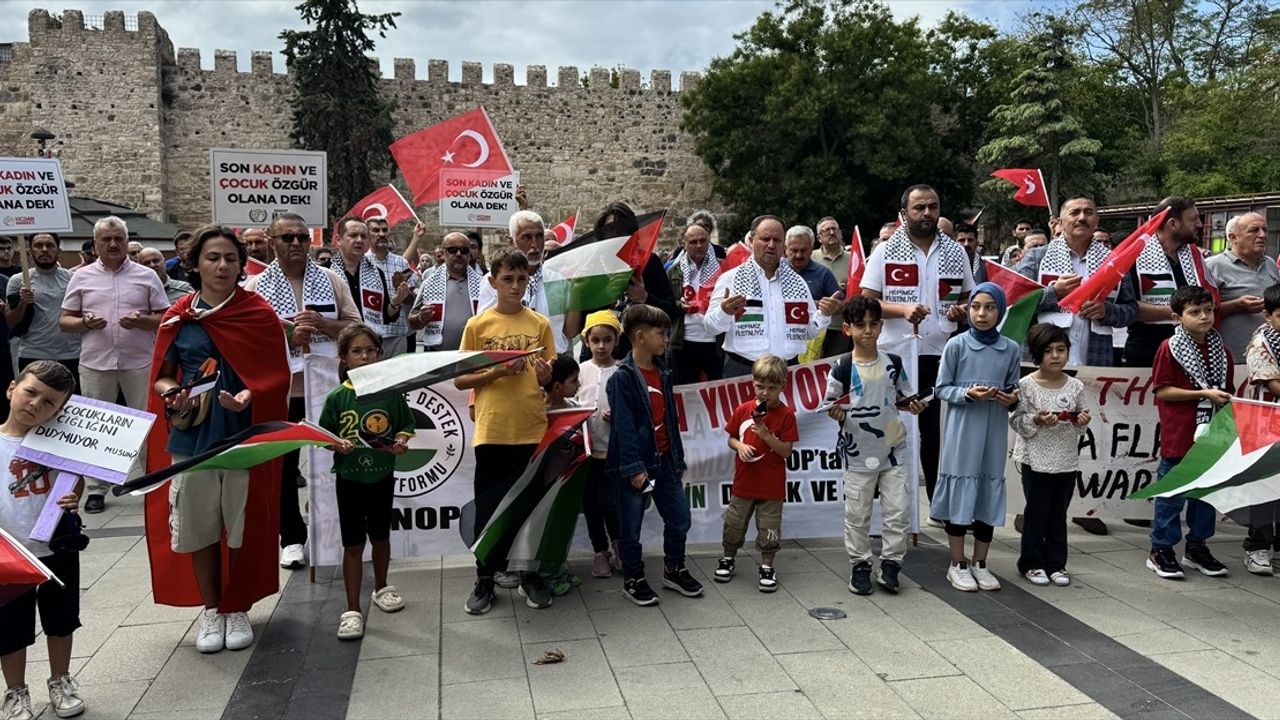 Sinop ve Tokat'ta Filistin'e Destek Gösterisi Düzenlendi