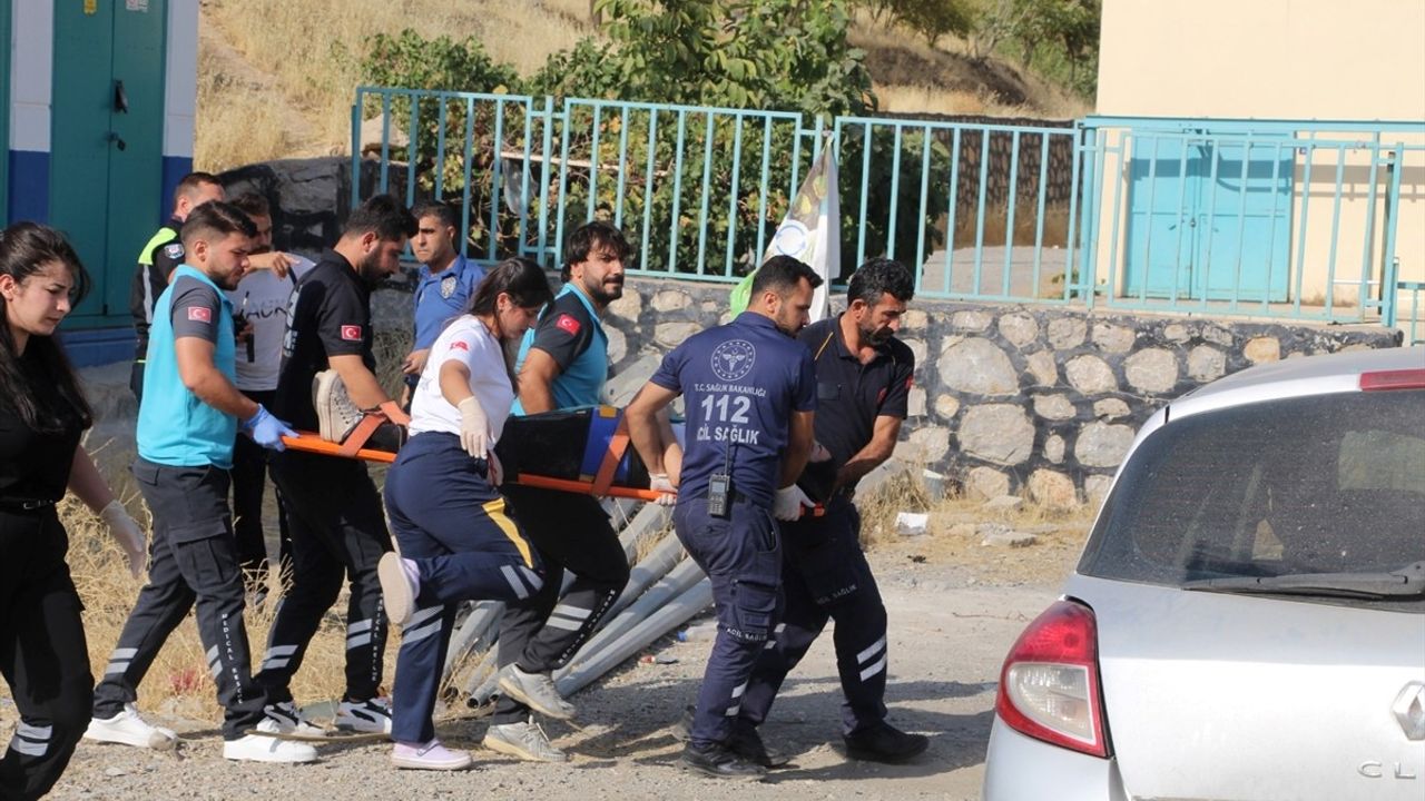 Şırnak'ta Trafik Kazası: Anne ve Bebek Ağır Yaralandı