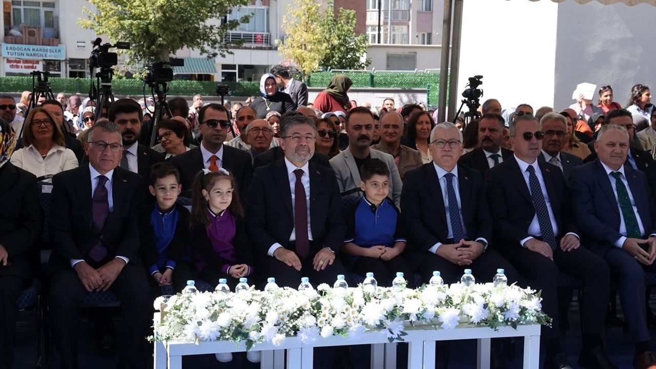 Tarım ve Orman Bakanı Yumaklı'nın Sivas'taki Okul Açılışında Vurguladığı Temalar