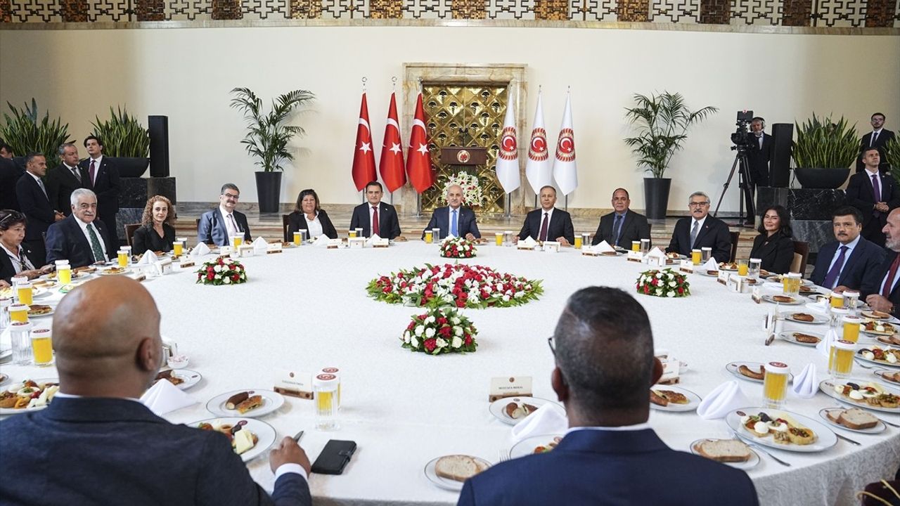 TBMM Başkanı Kurtulmuş, KKTC Muhtarlarını Ağırladı