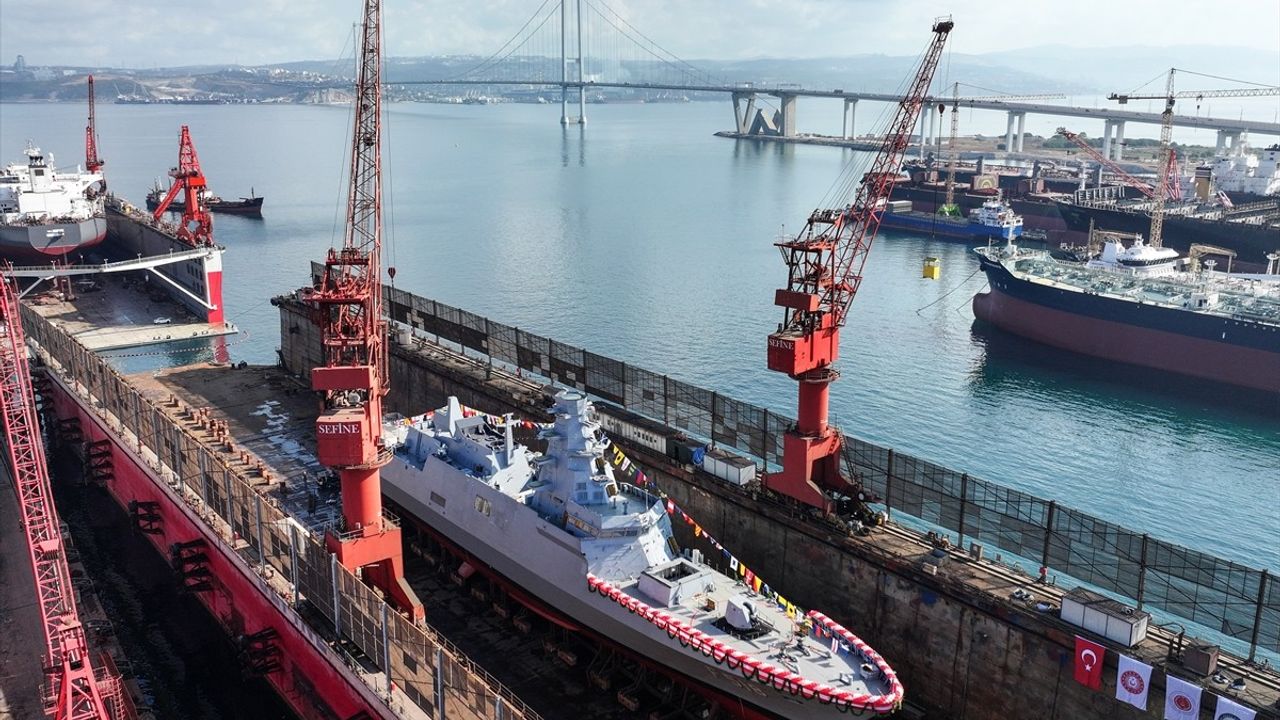 TCG İçel Fırkateyni Denize İndirildi