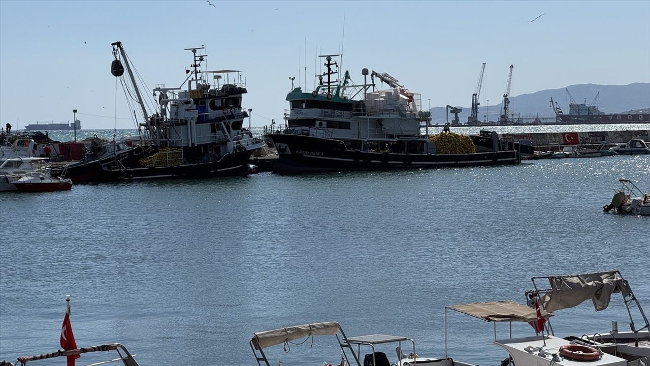 Tekirdağ'da Poyraz, Deniz Ulaşımını Aksatıyor