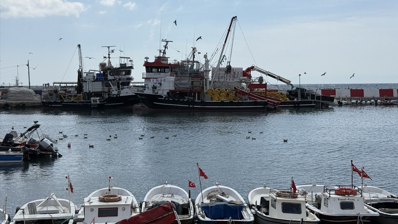 Tekirdağ'da Poyraz Nedeniyle Balıkçılar Avlanamıyor