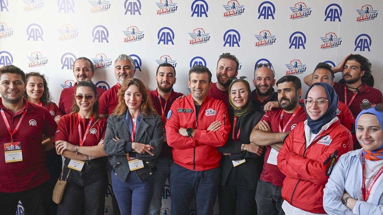 TEKNOFEST Başkanı Selçuk Bayraktar'dan Anadolu Ajansı'na Ziyaret