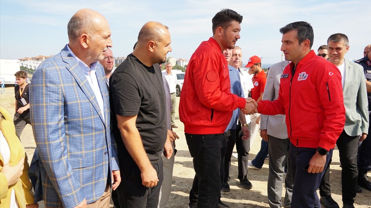 TEKNOFEST İKA Yarışması'nda Bayraktar Gençlerle Buluştu