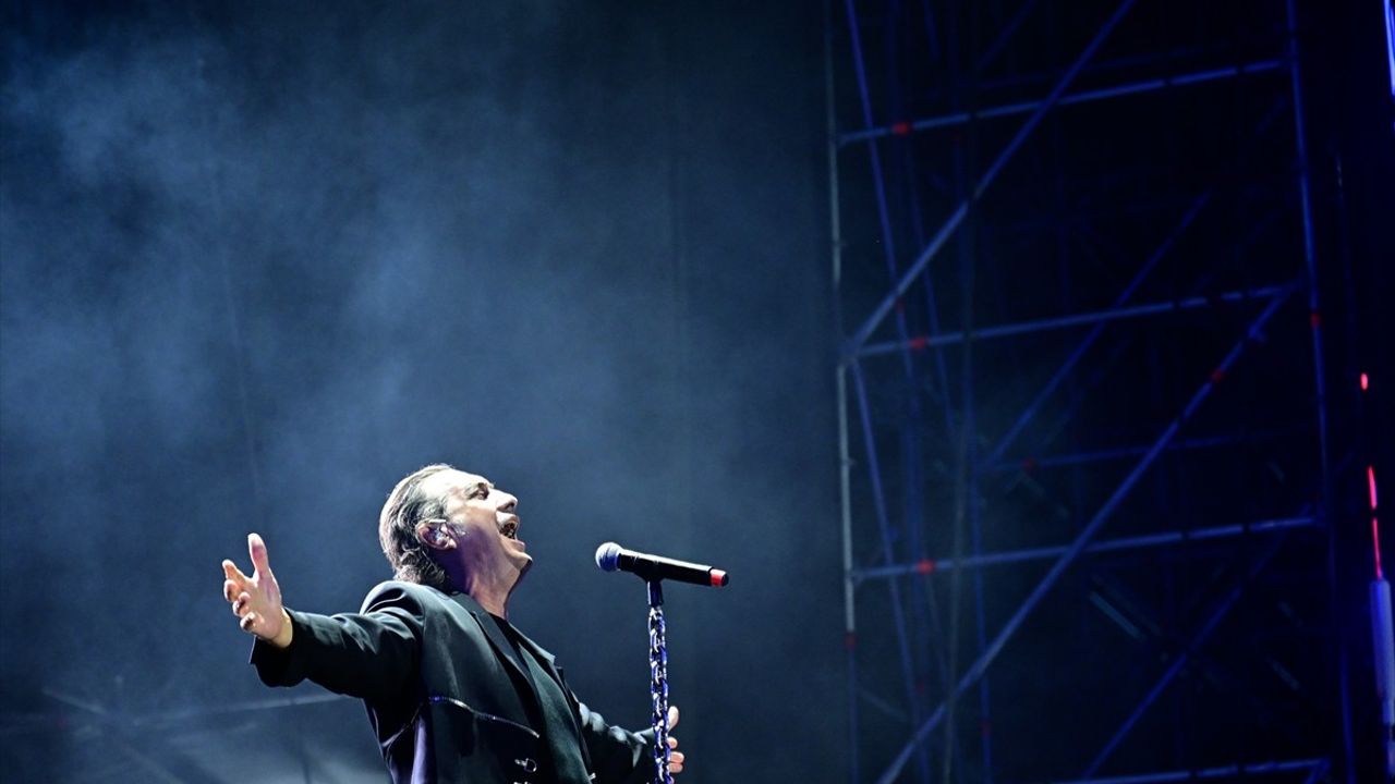 TEKNOFEST İstanbul'da Kıraç Konseri ile Kutlandı