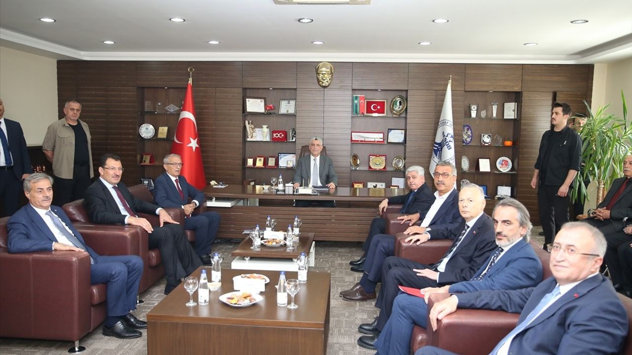 Ticaret Bakanı Ömer Bolat Sakarya'da Bir Dizi Ziyaret Gerçekleştirdi