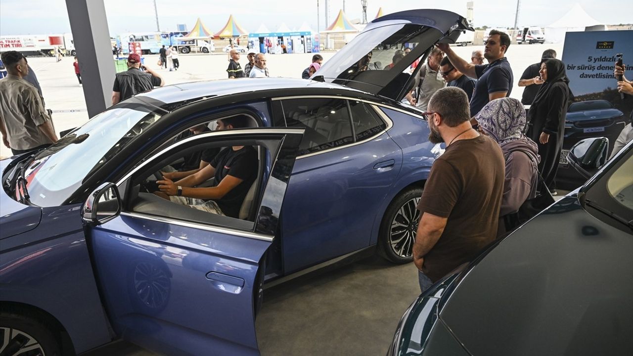 Togg'un Yeni Modeli T10F, TEKNOFEST İstanbul'da Tanıtıldı