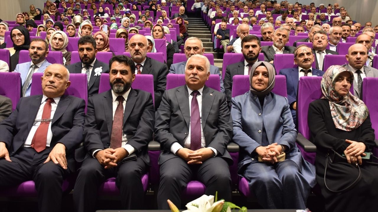 Trabzon'da Aile Ahlakı Konferansı: Peygamberimiz ve Değerlerimiz