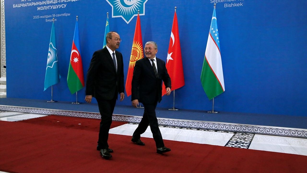 Türk Devletleri Teşkilatı'nın İlk Toplantısı Kırgızistan'da Gerçekleşti