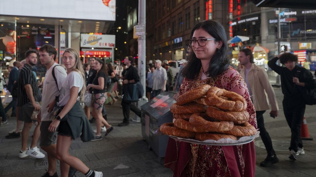 Türk Simidi ve Çayı, Times Meydanı'nda Tanıtıldı