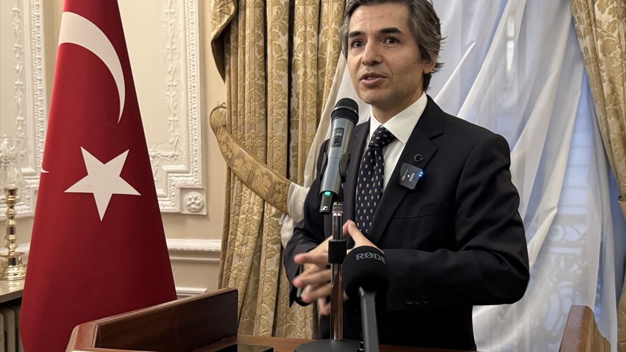 Türk ve İngiliz Kadın Liderler Londra'da Bir Araya Geldi