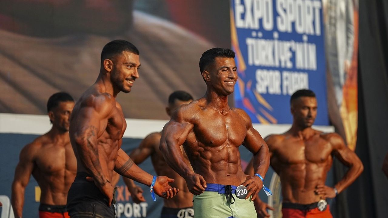 Türkiye Vücut Geliştirme ve Fitness Şampiyonası İzmir'de Başladı