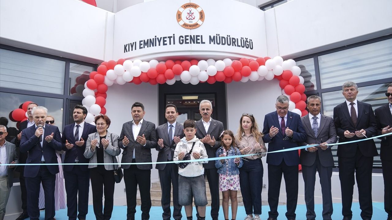 Ulaştırma Bakanı Uraloğlu, Yeni Kılavuzluk İstasyonu Açılışında Önemli Açıklamalarda Bulundu