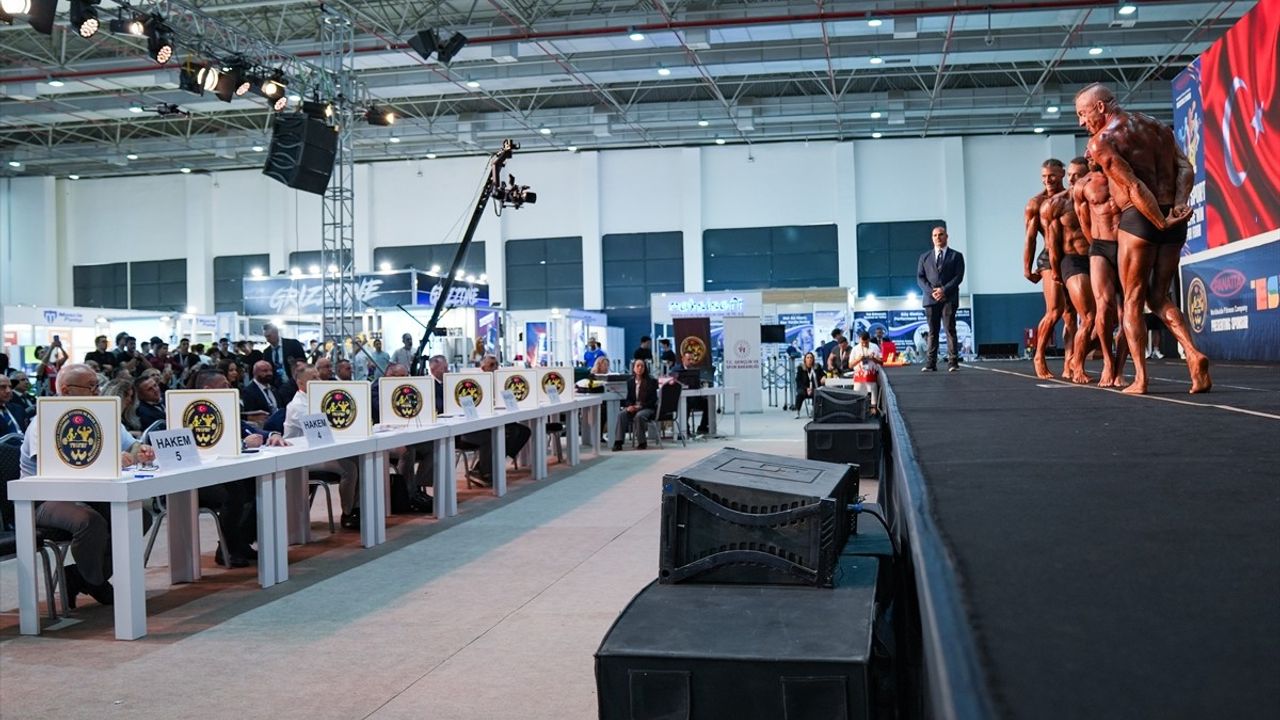 Uluslararası Mr. Universe Vücut Geliştirme Yarışması İzmir'de Gerçekleşti