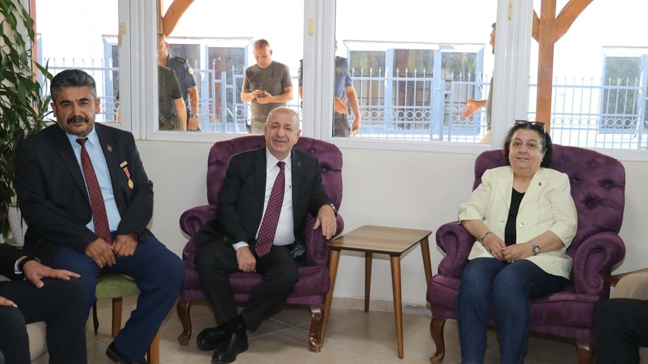 Ümit Özdağ Adana Ziyaretlerinde Gündemi Değerlendirdi