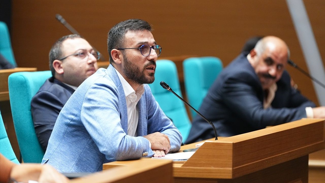 Üsküdar Belediye Meclisi'nde Çocuk Köyü At Çiftliği Protokolü Tartışması
