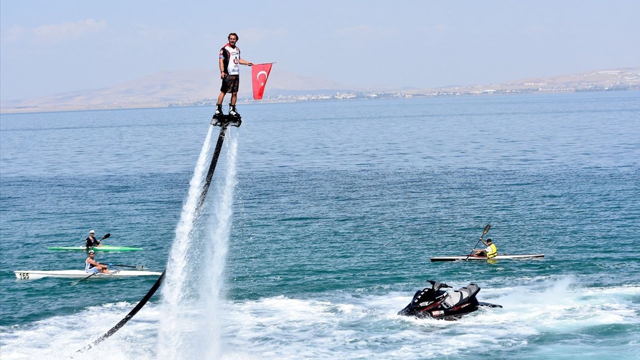 Van'da AK Gençlik Van GölFest Etkinliği Başladı