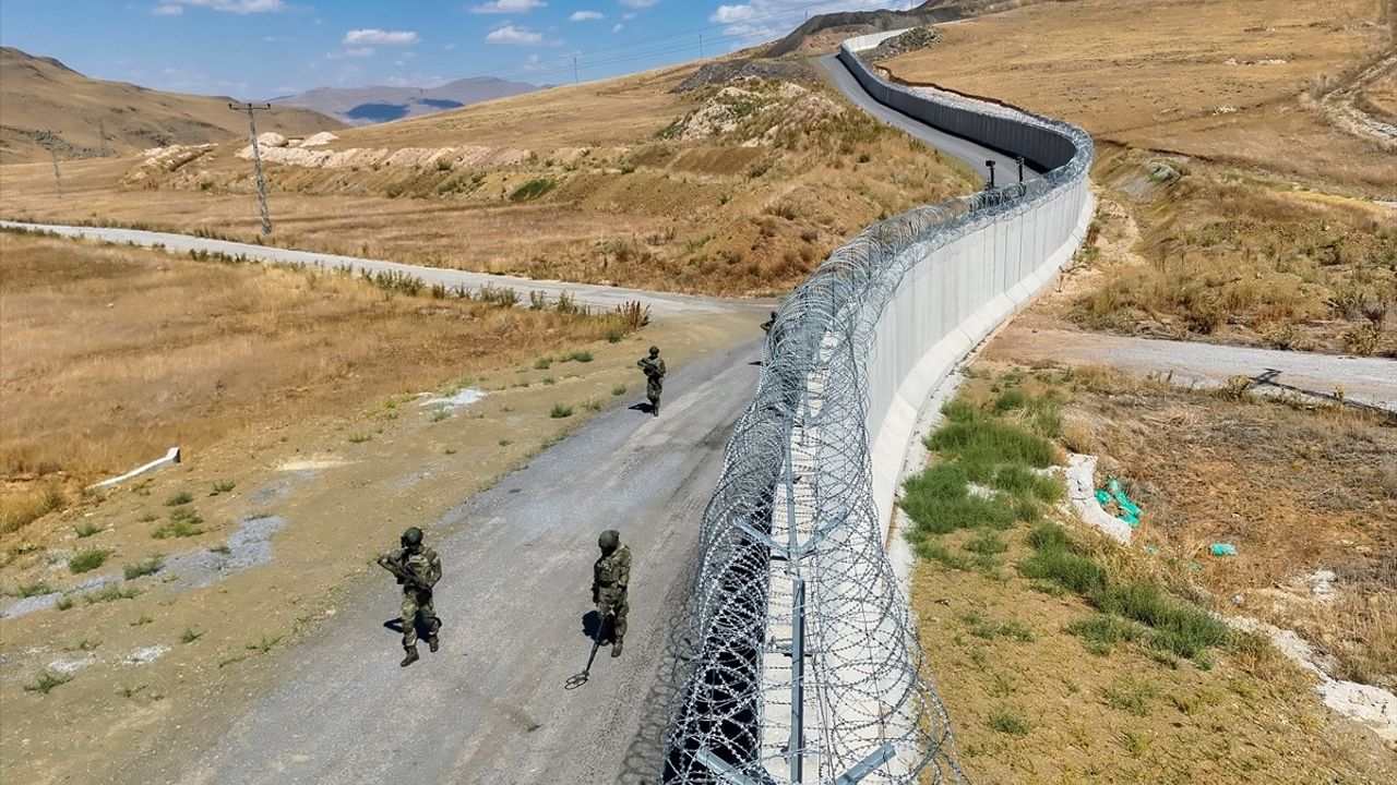 Van-Iran Sınırında Güvenlik Duvarı İlerlemesi