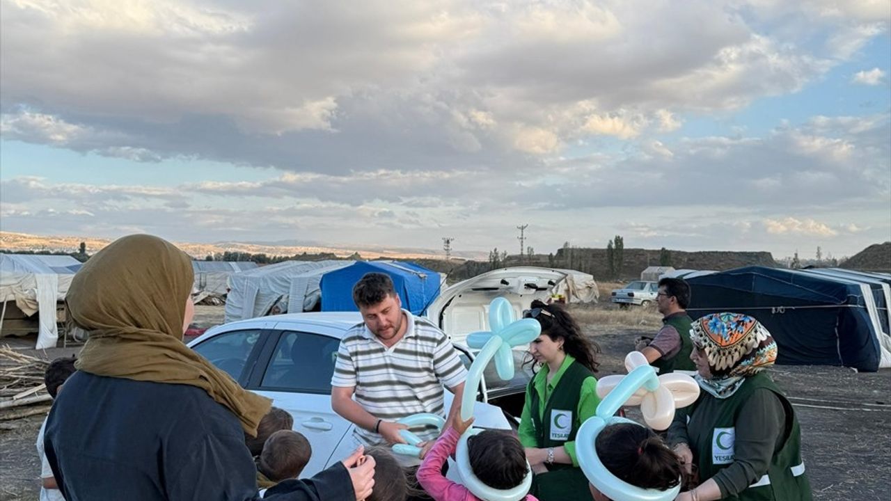 Yeşilay Çorum Şubesi'nden Mevsimlik Tarım İşçilerine Kandil Ziyareti