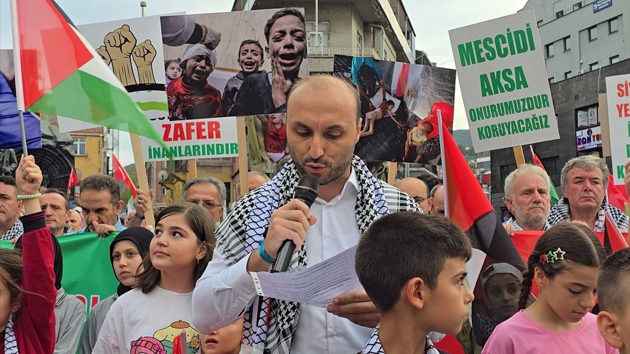 Zonguldak'ta Filistin ve Küresel Sumud Filosu'na Destek Yürüyüşü