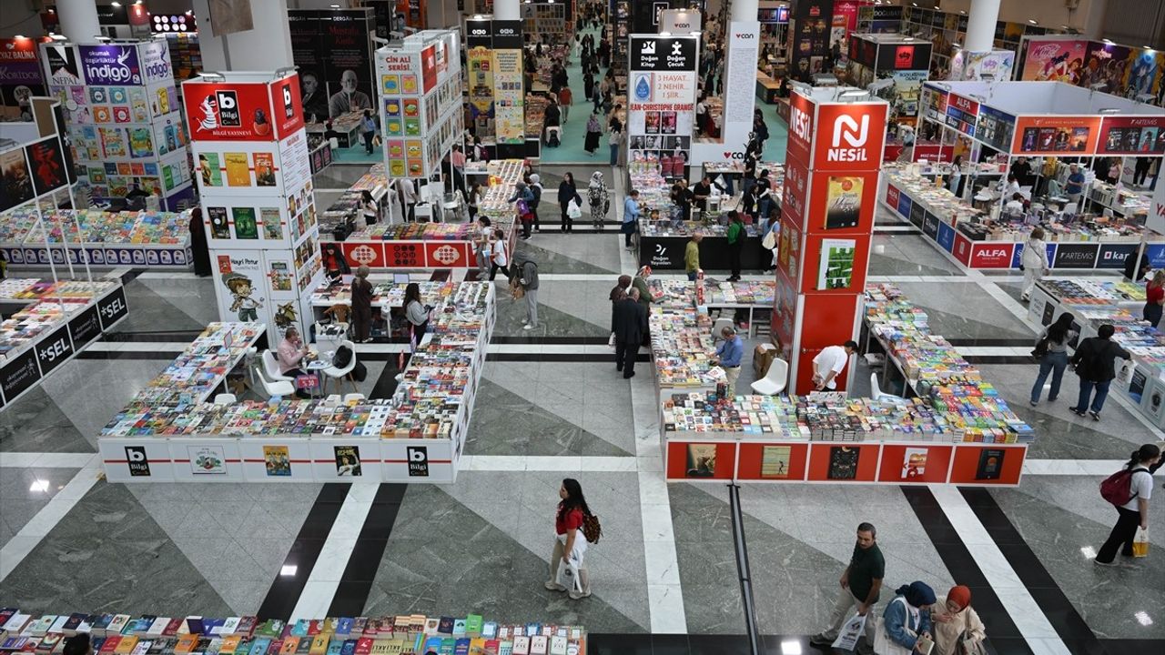 22. Ankara Kitap Fuarı Ziyaretçilerini Ağırlıyor