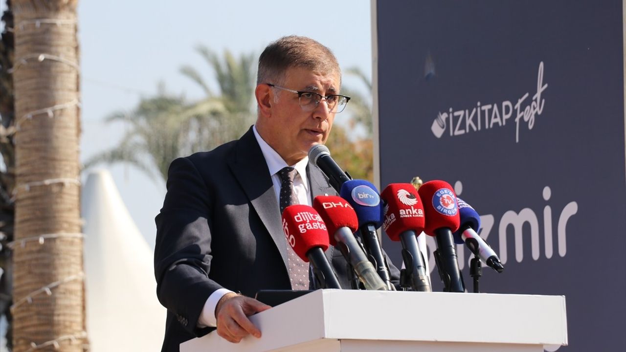 6. İzmir Kitap Fuarı Başladı