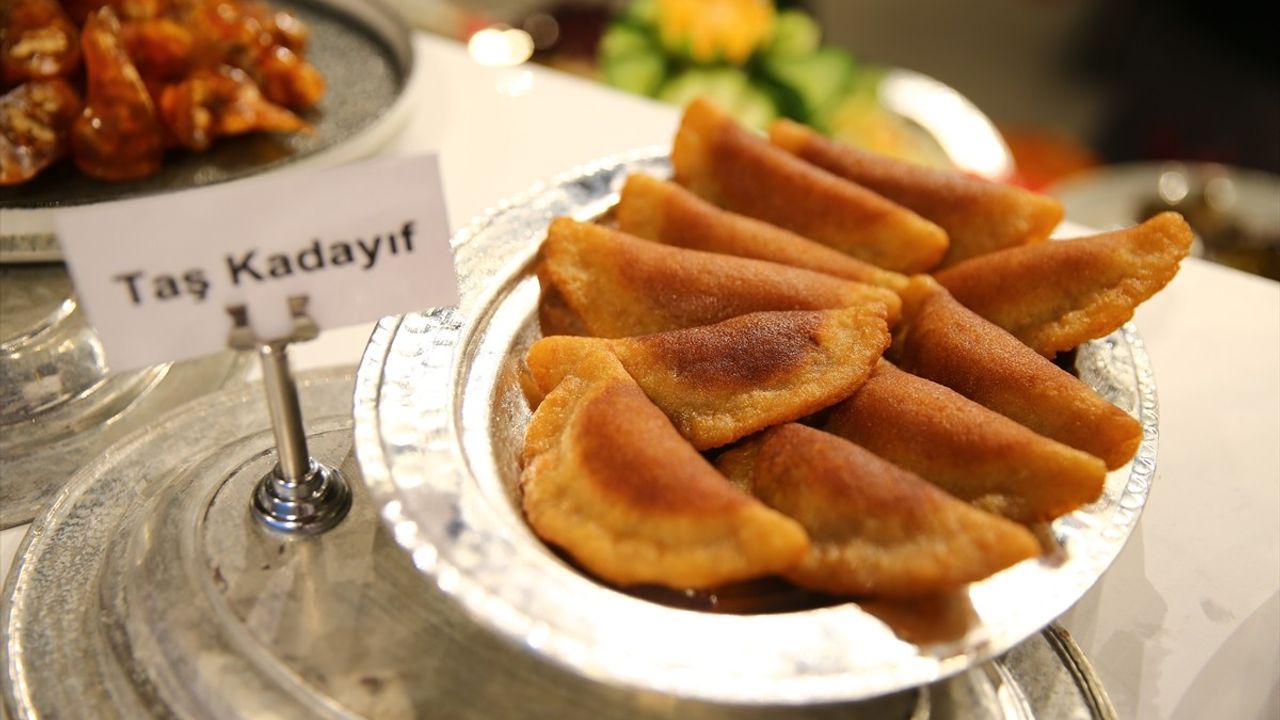 9. Uluslararası Adana Lezzet Festivali'nde Yöresel Lezzetler Tanıtıldı