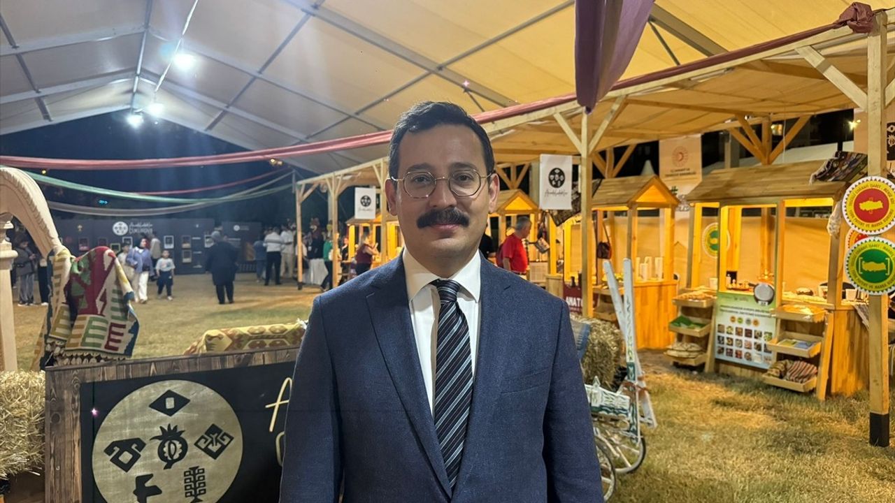 Adana'da Anadoludakiler Pazarı Açıldı