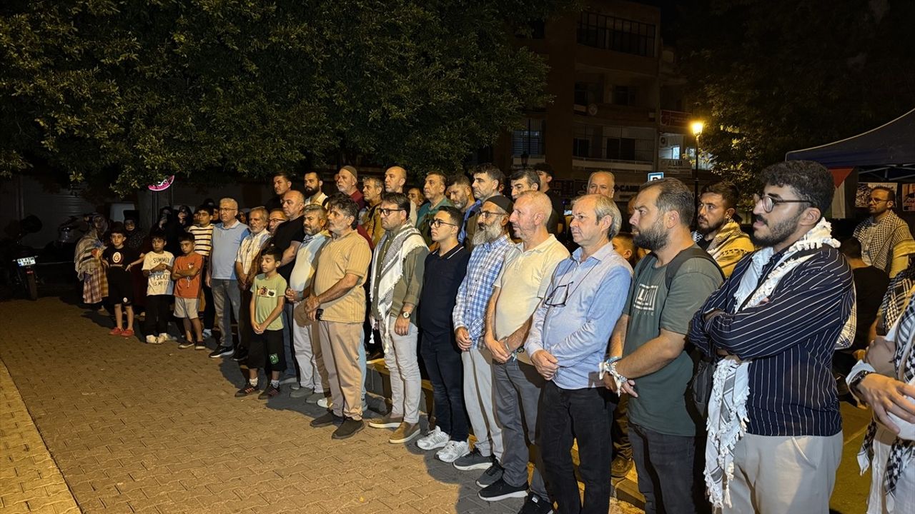 Adana'da Küresel Sumud Filosu'na Yönelik Saldırı Protesto Edildi