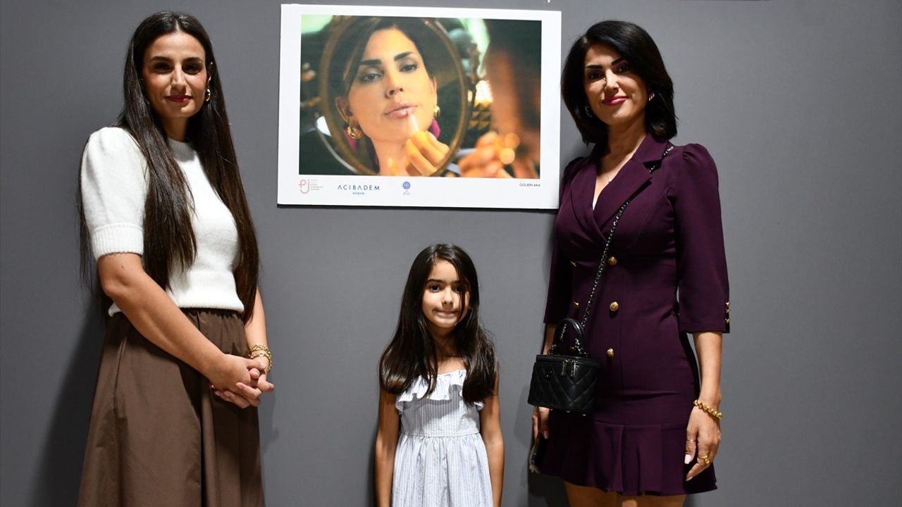 Adana'da Meme Kanseri Farkındalığı: "Hayat Güzel" Sergisi Açıldı