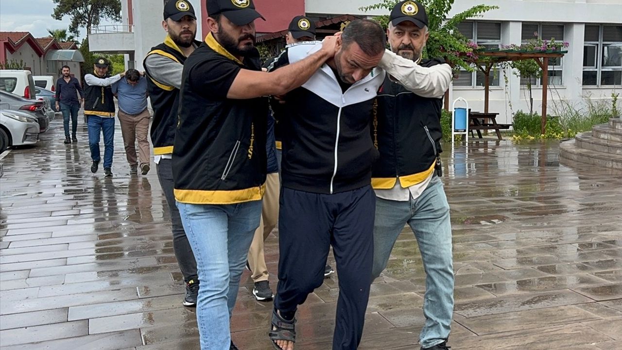 Adana'da Pastaneye El Bombası Atan 4 Zanlı Tutuklandı