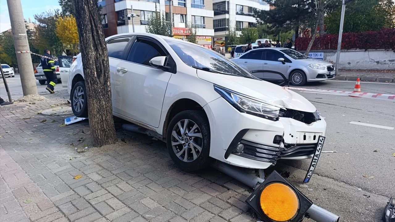 Afyonkarahisar'da Otomobil Kazası: 7 Yaralı
