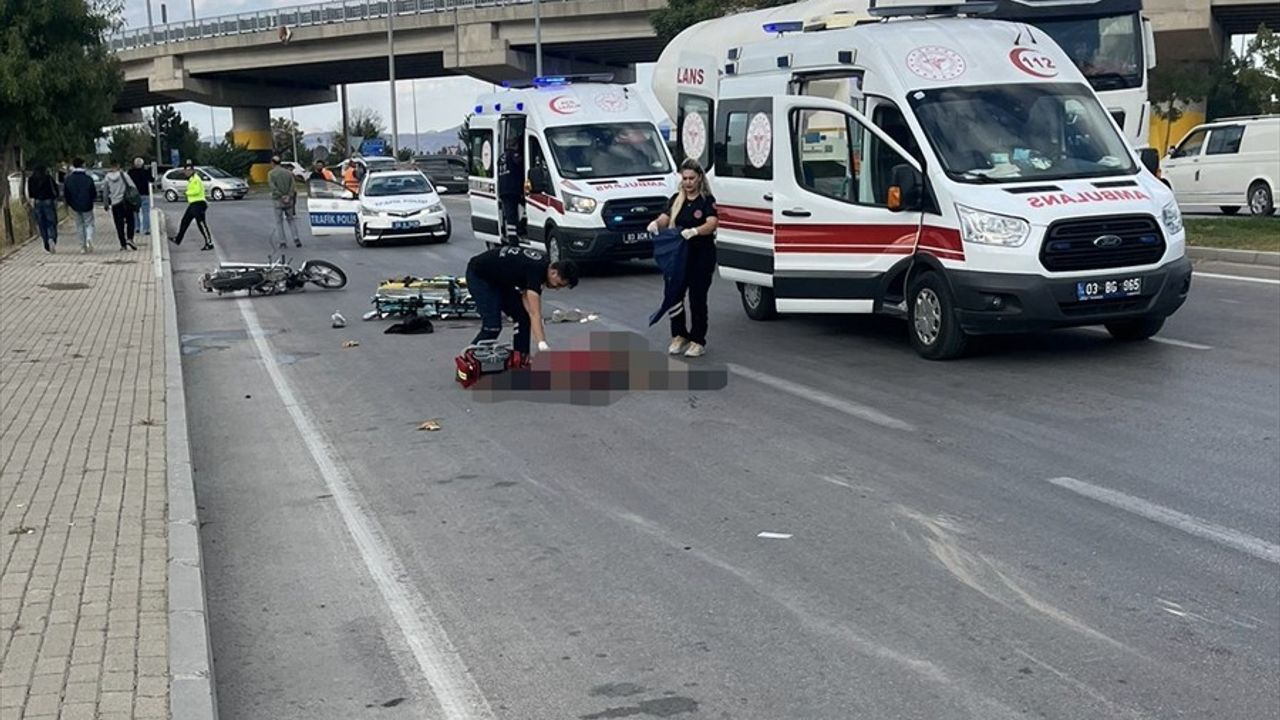 Afyonkarahisar'da Tır-Motosiklet Kazası: 2 Ölü