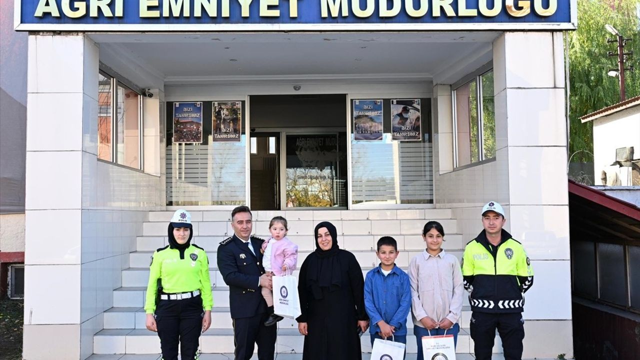 Ağrı'da Bayrak ve Atatürk Sevgisi: Küçük Asmin'in Duası