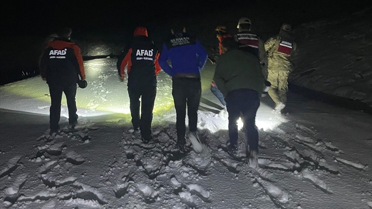 Ağrı'da Kar Mahsur Kalma Olayı