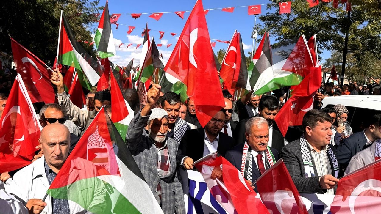Aksaray'da Gazze'ye Destek Yürüyüşü Düzenlendi
