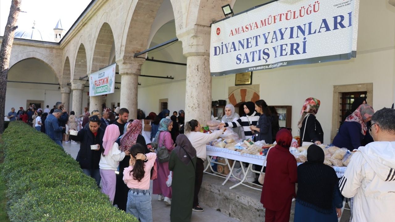Amasya'da Filistin İçin Hayır Çarşısı Göz Kamaştırıyor