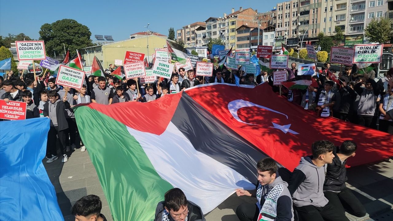 Amasya'da Gazze'ye Destek Yürüyüşü Düzenlendi