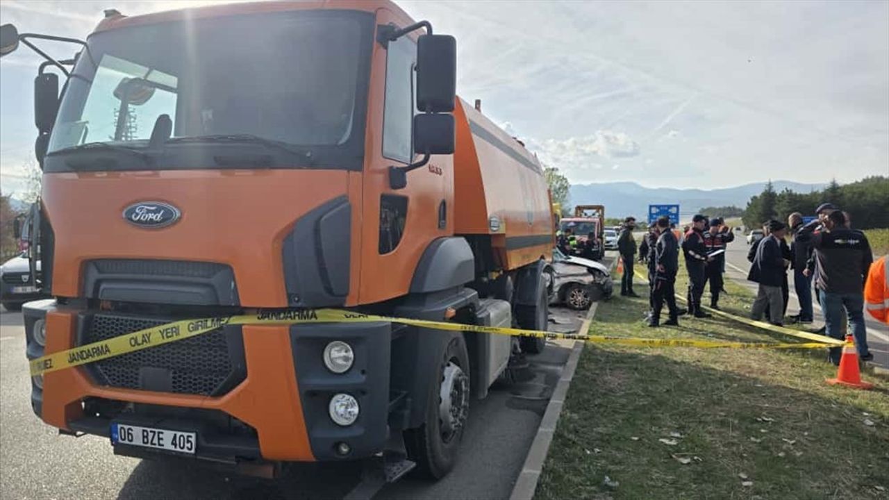 Amasya'da Kamyonla Çarpışma: 4 Kişi Hayatını Kaybetti